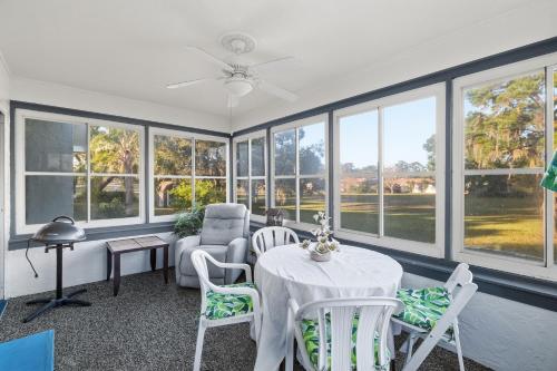 The Lake Home - PET FRIENDLY! A Beautiful Oasis In The Heart Of Florida! home in Dundee (FL)
