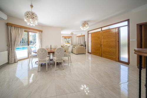 Blue Pearl Villa - 6 Bedroom in 필라