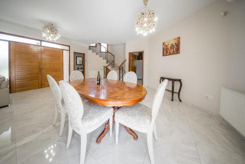 Blue Pearl Villa - 6 Bedroom in 필라