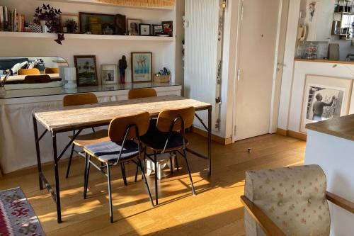 Pleasant studio with terrace in Belleville - main image