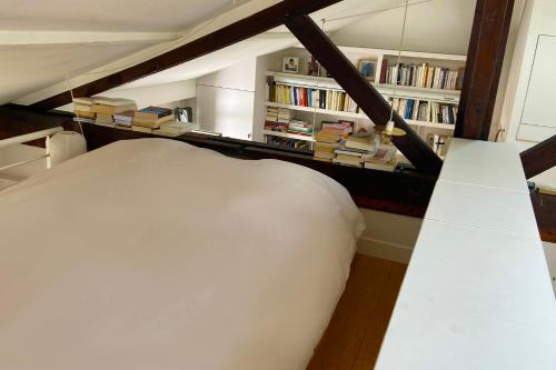 Pleasant studio with terrace in Belleville - image 4