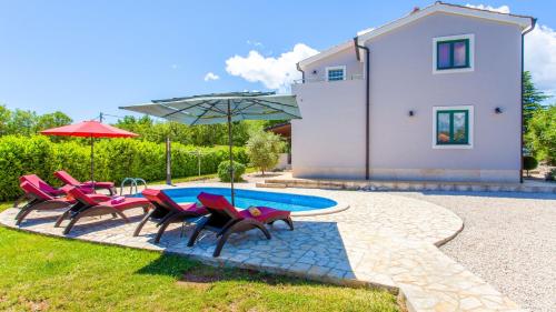 Villa Tara with beautiful heated pool by Villas Gu - image 5