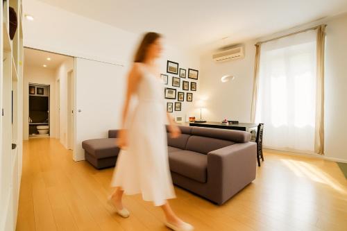 Bright apt 2 bedrooms & 2 bathrooms Near Metro, 80 mq