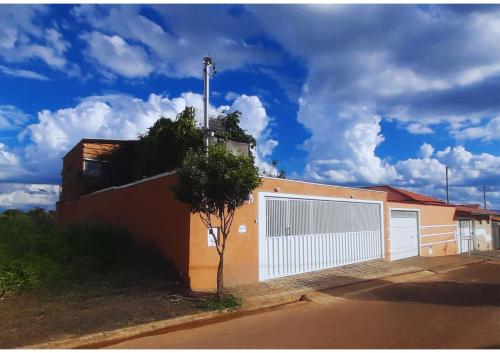 Casa Topázio no Container dos Cristais (Casa Topazio no Container dos Cristais) in เดลฟิโนโปลิส