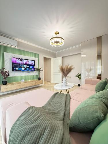 Pink Story by Glam Apartments Airport Area - Parking Option – khách sạn tại Aviatiei