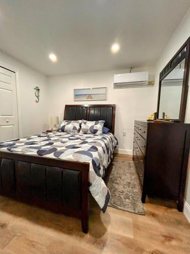 Sea Breezes Holiday, A Charming Suite Near The Beaches in Holiday, USA