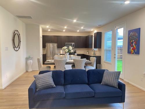 Vees Oasis Home away from Home! – khách sạn tại Rosharon