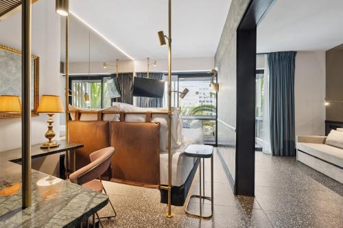 room detail thumbnail 1