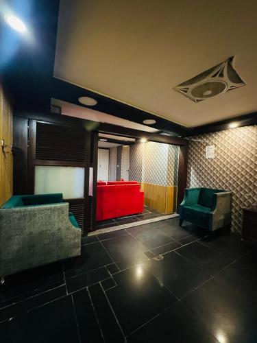 Sea View Suites - image 9
