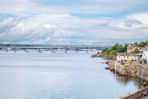 River View Cottage with Hot Tub, nr St Andrews in Тайпорт