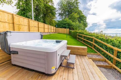 River View Cottage with Hot Tub, nr St Andrews in Тайпорт