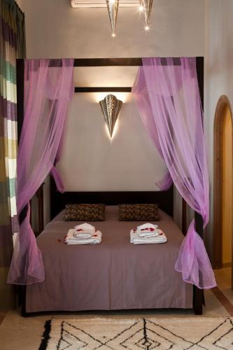 79008869 Riad Siwan