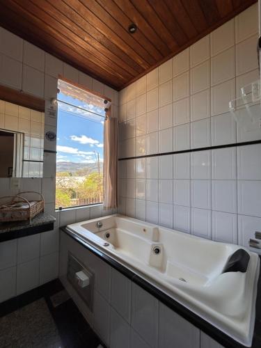 雷坎托達塞拉酒店 (Pousada Recanto da Serra) in 桑塔納杜裡亞舒