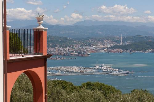  Villa Bellosguardo Apartments in La Spezia