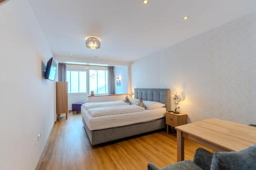1 queen bed