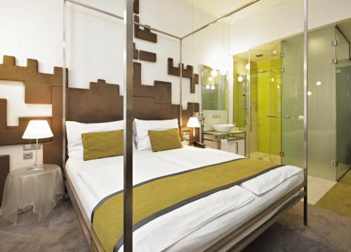 Pure White - image 3