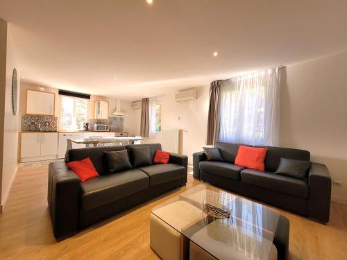 3 bedrooms, 7 beds