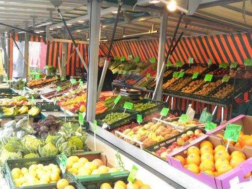 Shops, Hotel-Pension Michele in Schöneberg