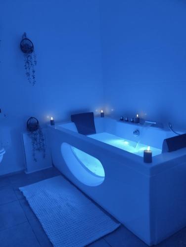 Hot tub, Petit Havre de Paix in Castelnau-le-Lez