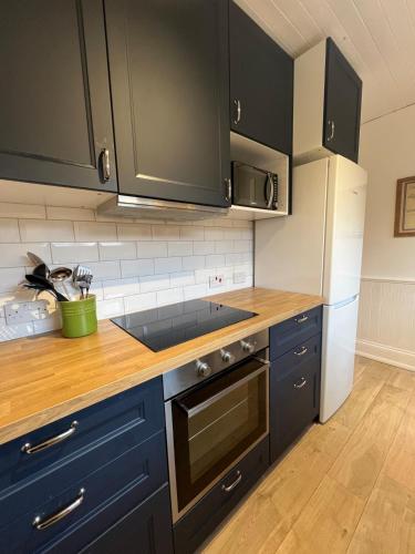 Liverpool Daffodil House - 3 Bed - Close to Sefton Park & Lark Lane in Toxteth