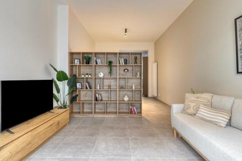 Zurenborg apartment with patio at Dageraadplaats – khách sạn tại Berchem