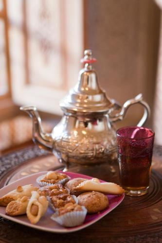 79011856 Riad Siwan