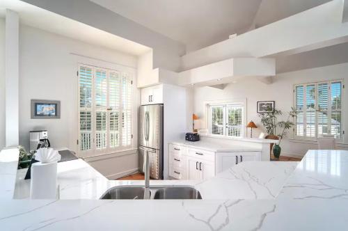 Azure Vista Penthouse - image 5