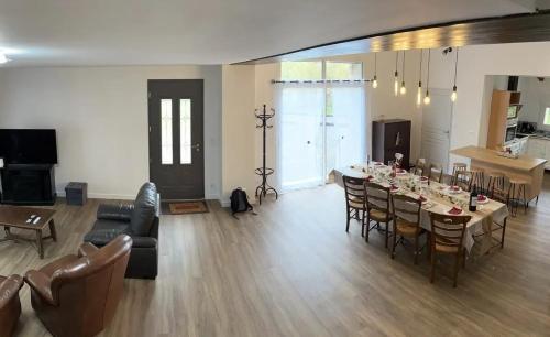 Maison conviviale avec jardin à Saint-Maurice-la-Clouère gîte à louer Le Dognon