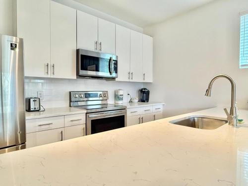 New Downtown ATL Condo Washer Dryer 542Blvd107 in Old Fourth Ward