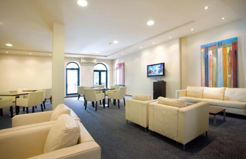 ห้องส่วนกลางสำหรับนั่งเล่น/ดูทีวี, Veya Maradiso Hotel by Aminess in ยิวิเซ