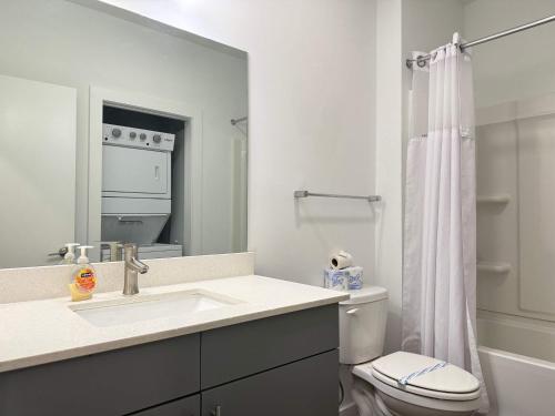 Luxury New Penthouse Roof Balcony Washer Dryer 542Blvd406 in Atlanta, USA