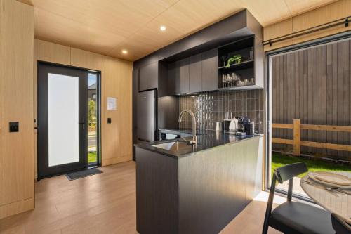 Mountain View Villa - Central Parking & Views! - main image