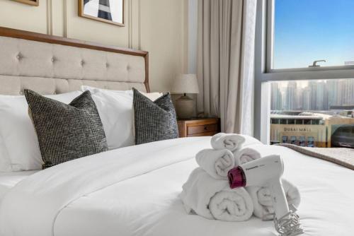 Stylish 2 bedroom with Burj Khalifa View connected to Dubai Mall - image 6