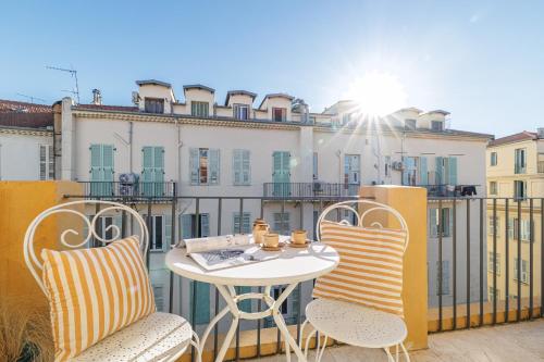 Charming Ultra Central 1 Bdr