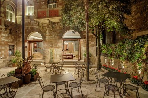 Rosetta Hotel Perugia, Tapestry Collection by Hilton in بيروجيا
