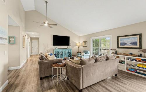 359 Tarpon Boulevard - Three Bedroom House - image 26