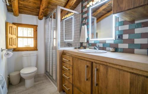 Fürdőszoba, Impresionante casa molino con dos dormitorios in Benadalid