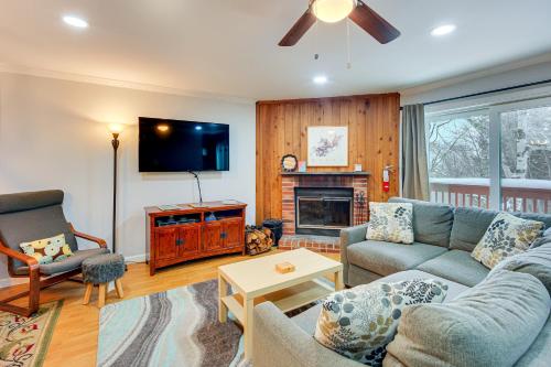 Primely Located Dover Escape Less Than 1 Mi to Mt Snow! in Dover, USA