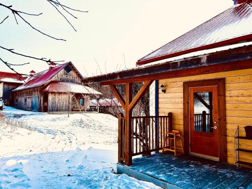 La vieille ferme, Écogîte (La vieille ferme, Ecogite) in Saint-Fulgence (QC)