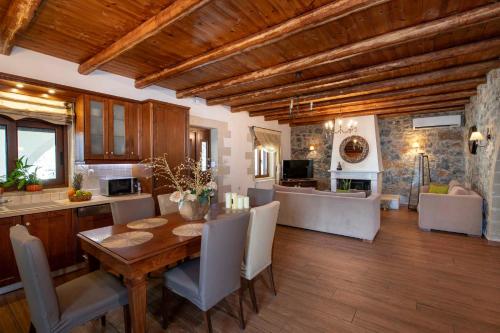 Facilities, Geroulios Kastro Villas I "Free" Heated Pools & Seaview in Fres