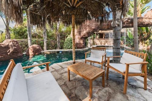 Paradise Lagoon Resort Style Pool Getaway in La Mesa (Kalifornia)