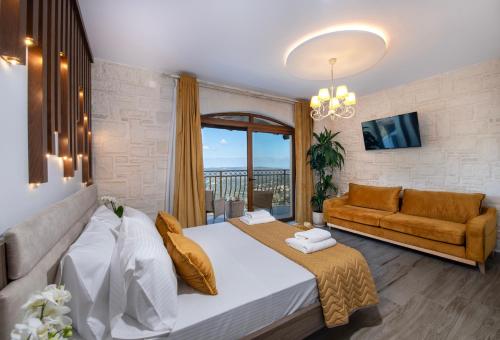 Geroulios Kastro Villas I "Free" Heated Pools & Seaview in Fres