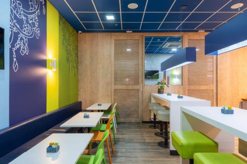 Restaurant, ibis budget RJ Praia de Botafogo in Botafogo