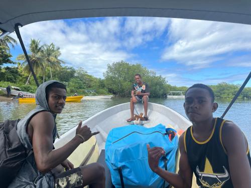 Sujees surf stay, cloudbreak in 莫米