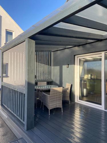 Balkons/terase, Cosy two Bedroom Chalet near Rossaveel Ballynahown in Rossaveel
