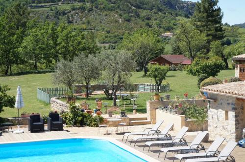 Surrounding environment, Gite Chalet avec vue panoramique sur Montagnes en pleine nature in Montaulieu