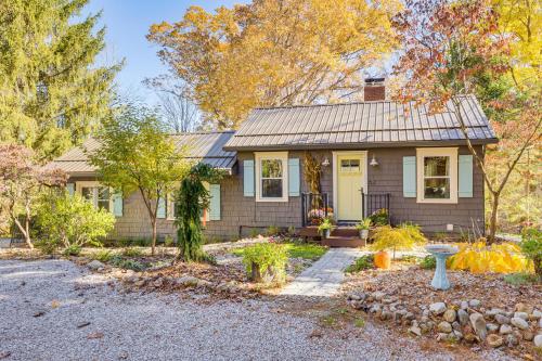 Trails, Wine & Events! Cuyahoga Falls Retreat in كيوياهوجا فالز