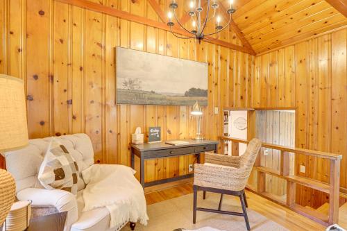 Trails, Wine & Events! Cuyahoga Falls Retreat in كيوياهوجا فالز