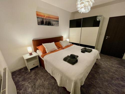Apartment Rosnička, Private Parking & 24H Checkin with Balcony and AC – khách sạn tại Bratislava VI