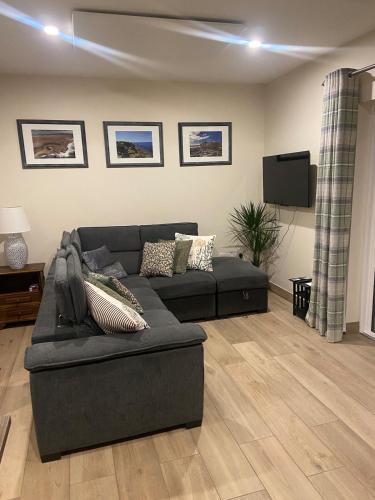 Cosy two Bedroom Chalet near Rossaveel Ballynahown in Rossaveel